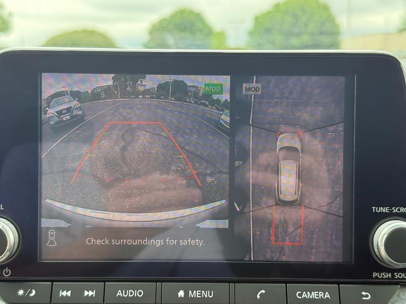 Nissan Rogue Vehicle Image 20