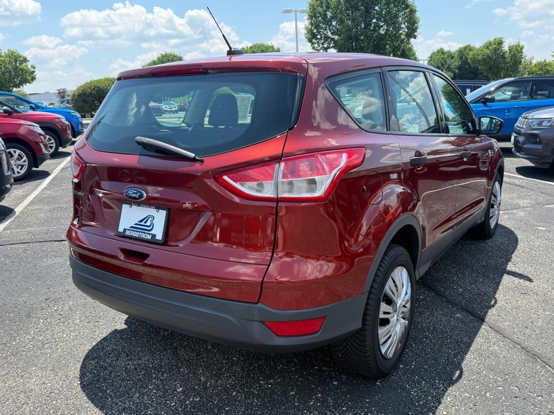Ford Escape Vehicle Full-screen Gallery Image 03
