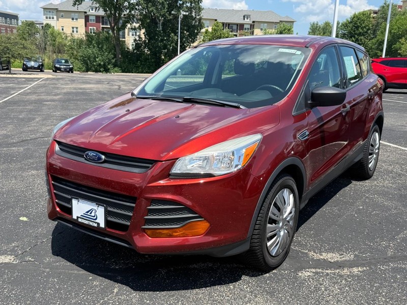 Ford Escape Vehicle Full-screen Gallery Image 08