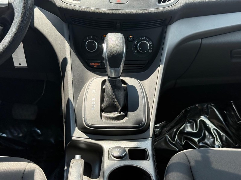 Ford Escape Vehicle Full-screen Gallery Image 13