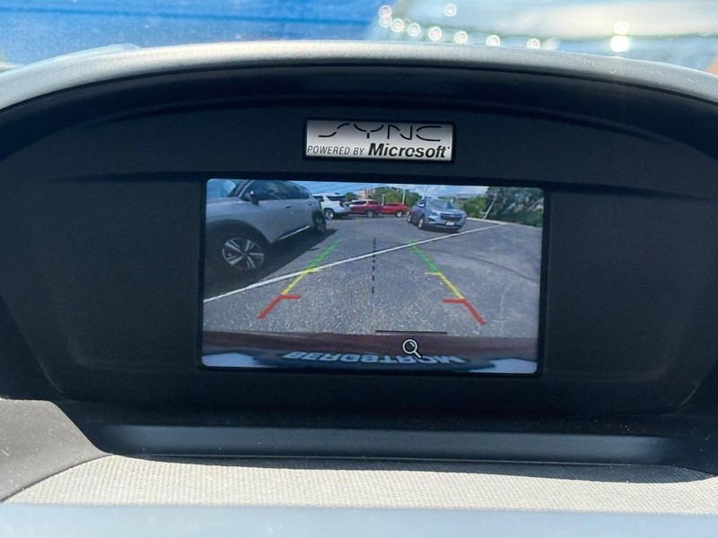 Ford Escape Vehicle Full-screen Gallery Image 19