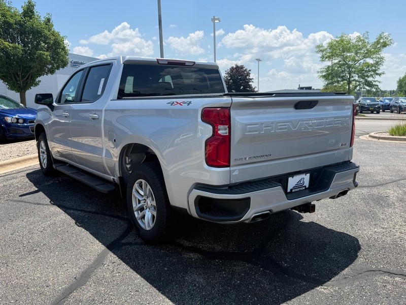 Chevrolet Silverado 1500 LTD Vehicle Full-screen Gallery Image 06