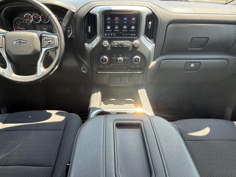 Chevrolet Silverado 1500 LTD Vehicle Full-screen Gallery Image 11