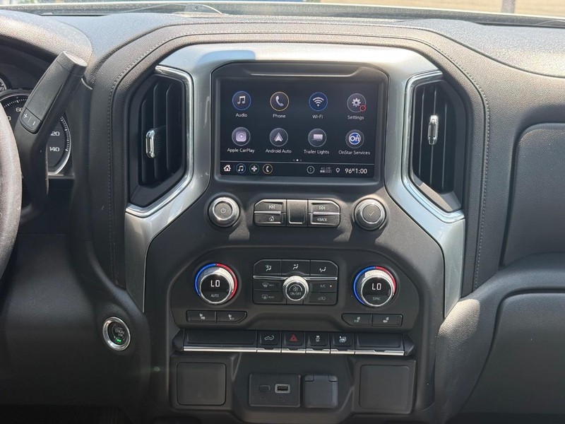 Chevrolet Silverado 1500 LTD Vehicle Full-screen Gallery Image 12