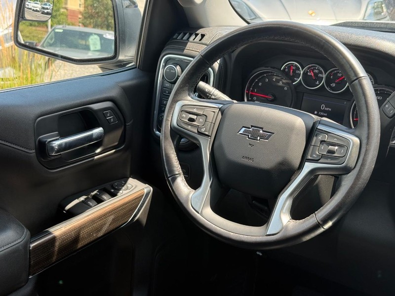 Chevrolet Silverado 1500 LTD Vehicle Full-screen Gallery Image 13