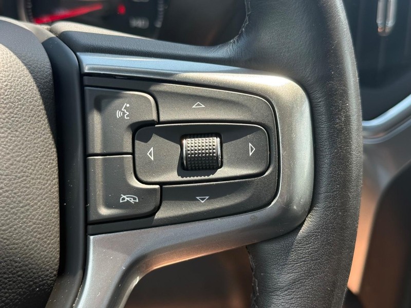 Chevrolet Silverado 1500 LTD Vehicle Full-screen Gallery Image 16