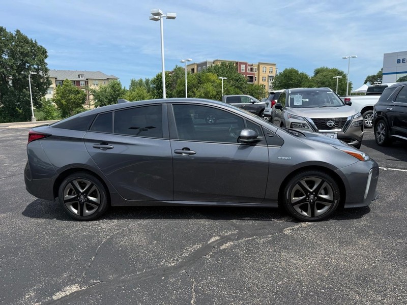 Toyota Prius Vehicle Image 02