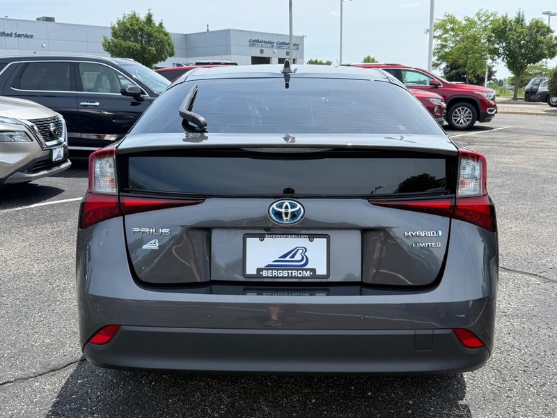 Toyota Prius Vehicle Image 04