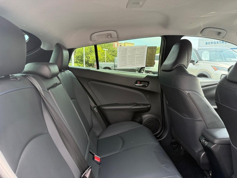Toyota Prius Vehicle Image 10