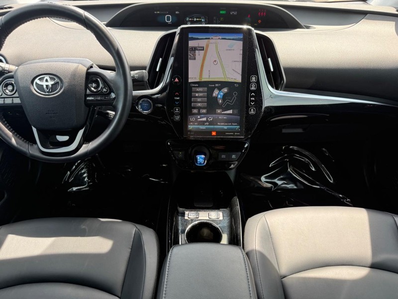 Toyota Prius Vehicle Image 11