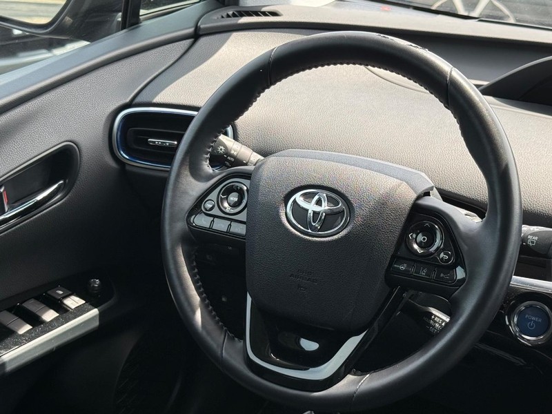 Toyota Prius Vehicle Image 14