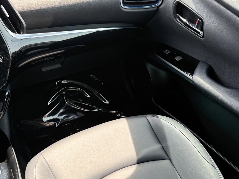 Toyota Prius Vehicle Image 15