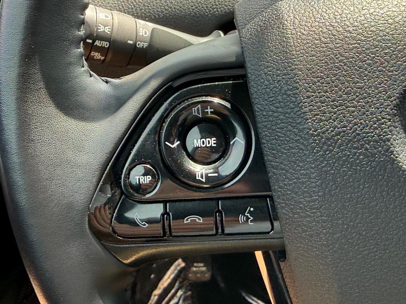 Toyota Prius Vehicle Image 16