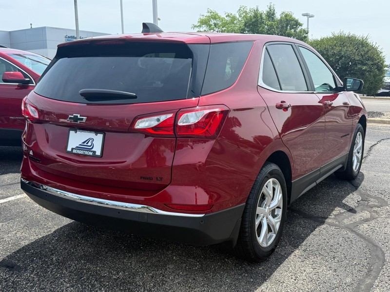 Chevrolet Equinox Vehicle Image 03