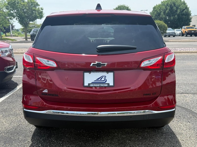 Chevrolet Equinox Vehicle Image 04