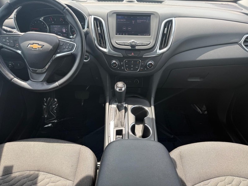 Chevrolet Equinox Vehicle Image 11