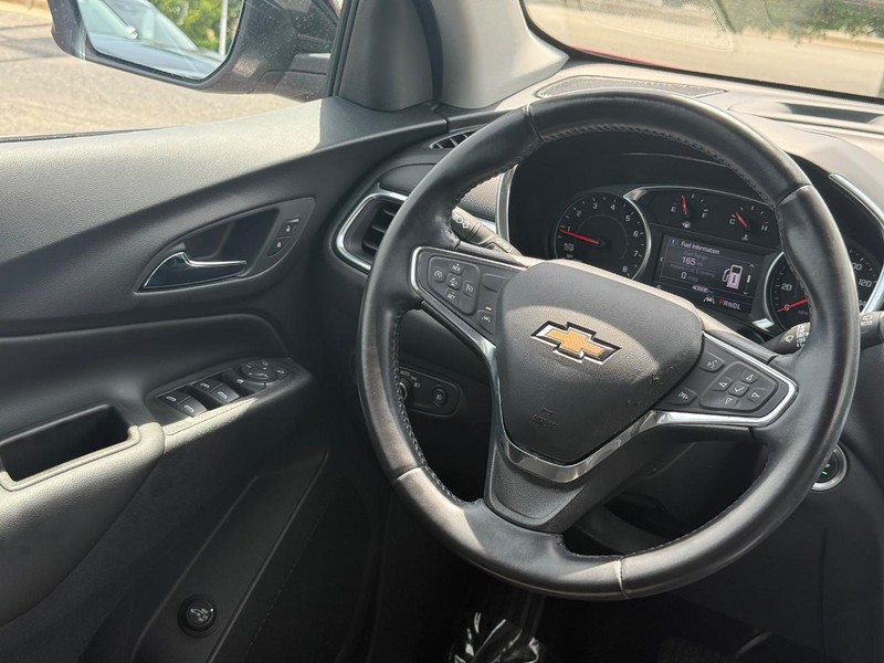 Chevrolet Equinox Vehicle Image 14