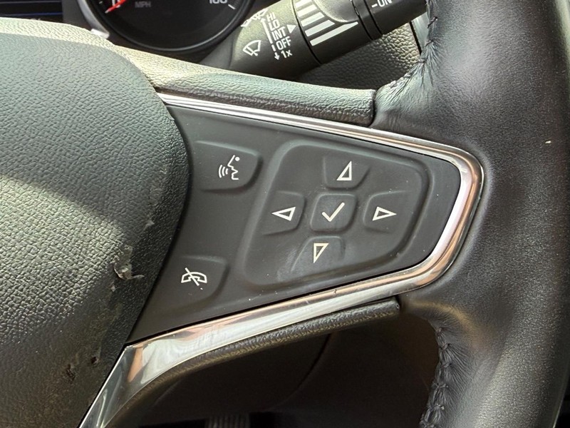 Chevrolet Equinox Vehicle Image 17