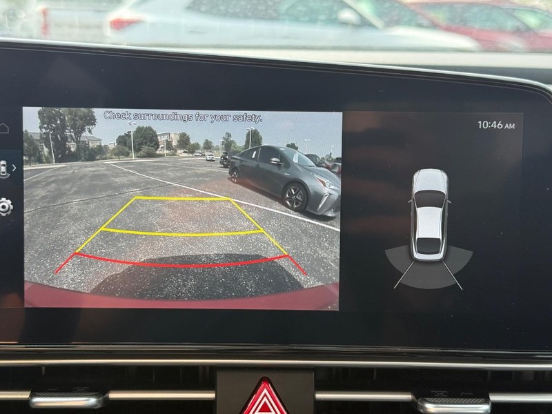Hyundai Elantra Vehicle Image 18