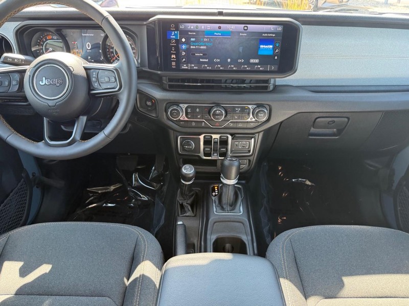 Jeep Wrangler Vehicle Image 11
