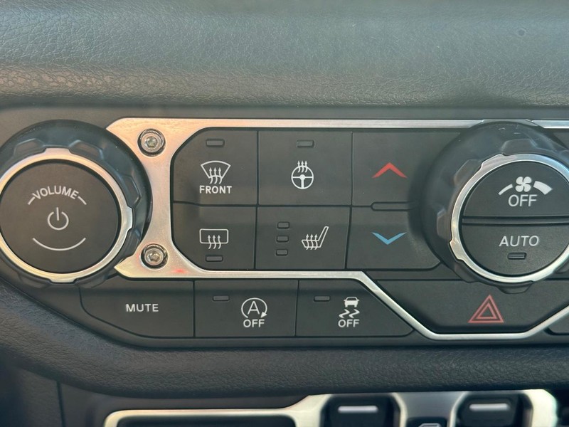 Jeep Wrangler Vehicle Image 20