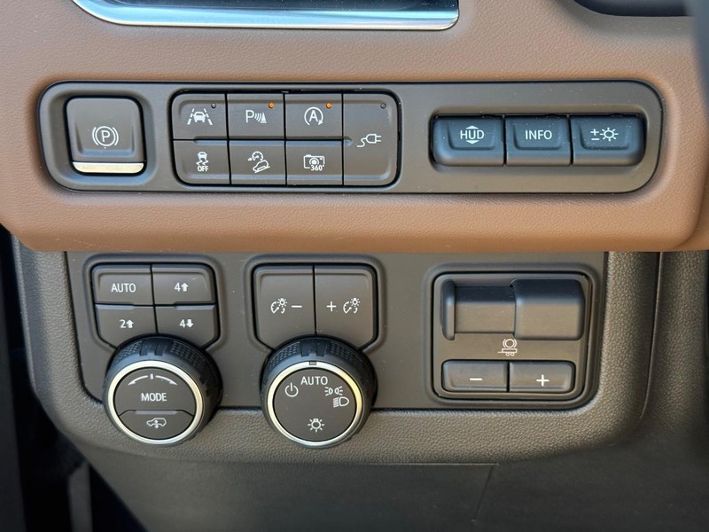 Chevrolet Tahoe Vehicle Image 16