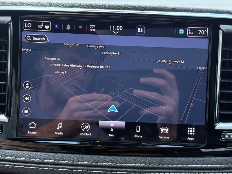 Chrysler Pacifica Vehicle Image 22