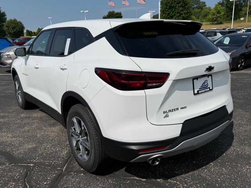 Chevrolet Blazer Vehicle Full-screen Gallery Image 06