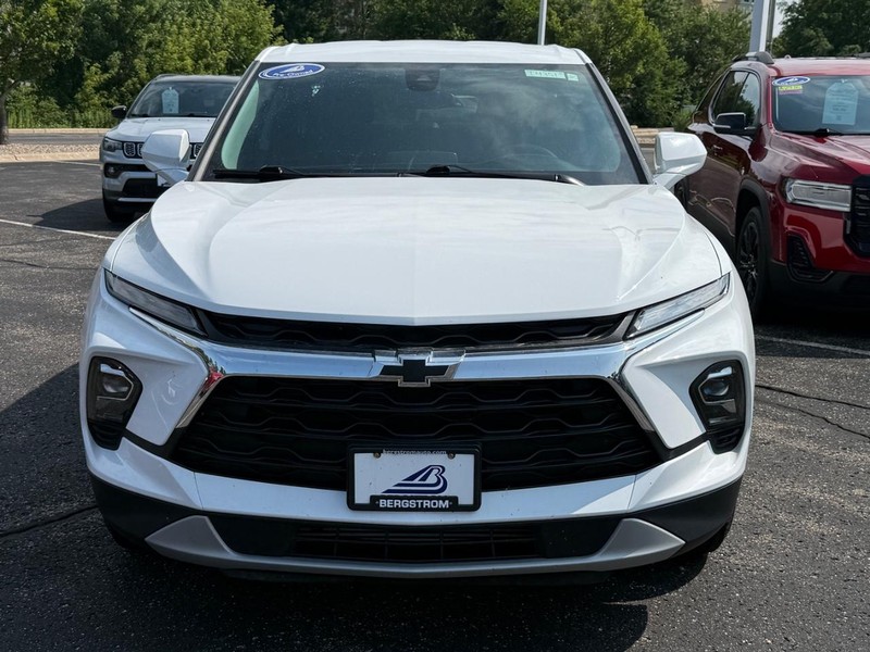 Chevrolet Blazer Vehicle Full-screen Gallery Image 09