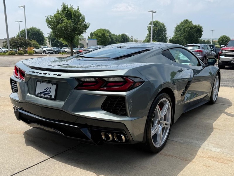 Chevrolet Corvette Vehicle Image 02
