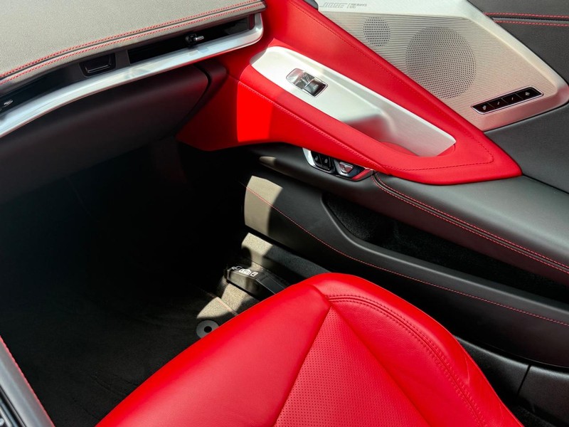 Chevrolet Corvette Vehicle Image 12
