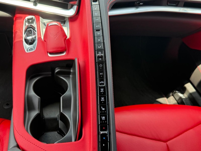 Chevrolet Corvette Vehicle Image 13
