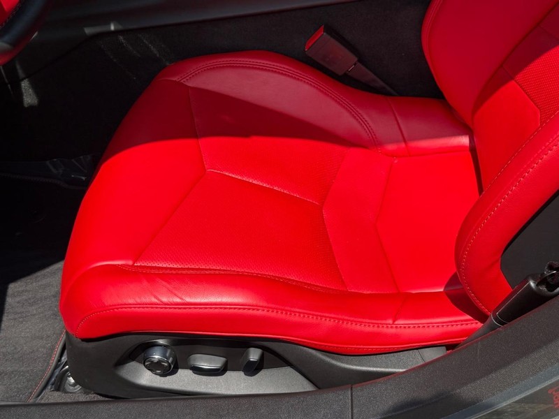 Chevrolet Corvette Vehicle Image 19