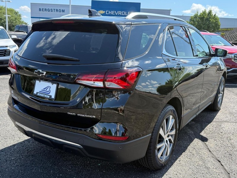 Chevrolet Equinox Vehicle Full-screen Gallery Image 03