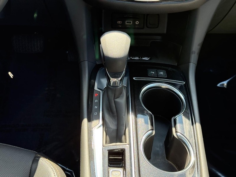 Chevrolet Equinox Vehicle Full-screen Gallery Image 14