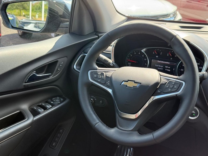 Chevrolet Equinox Vehicle Full-screen Gallery Image 15