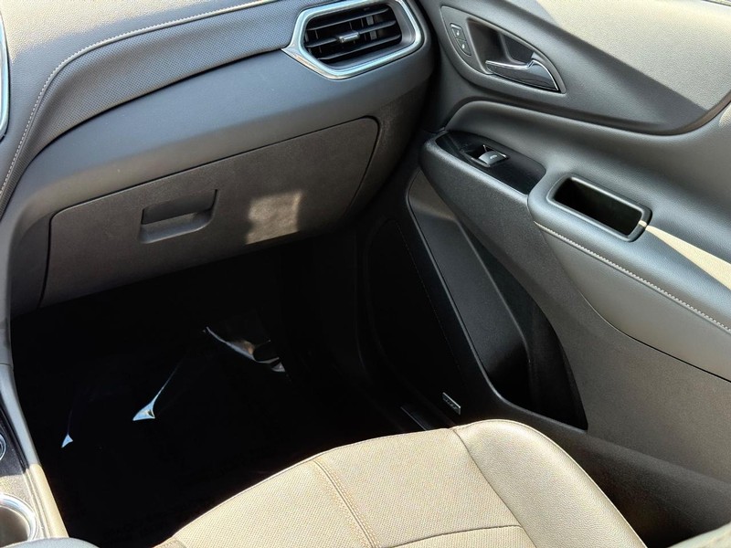 Chevrolet Equinox Vehicle Full-screen Gallery Image 16