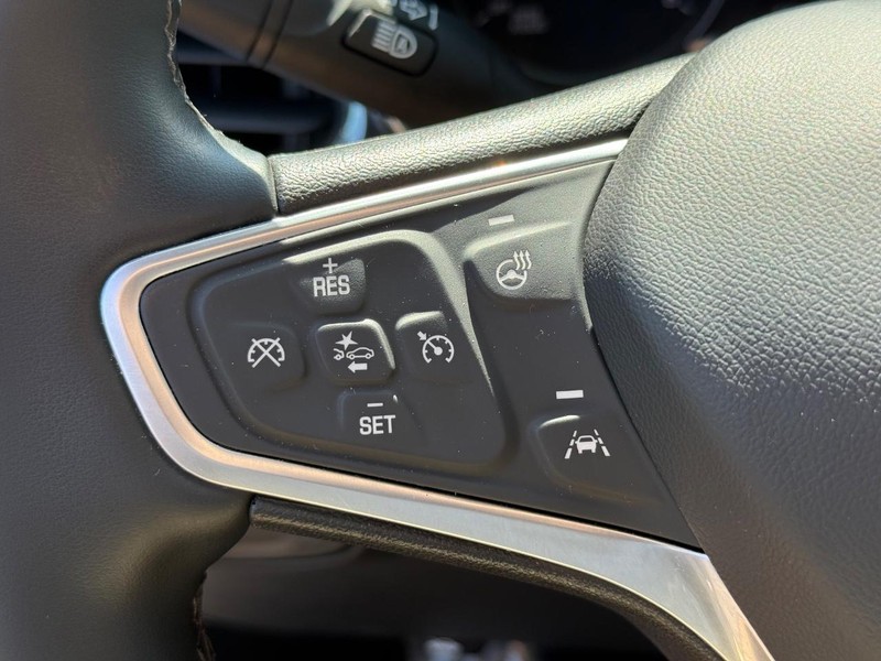 Chevrolet Equinox Vehicle Full-screen Gallery Image 18