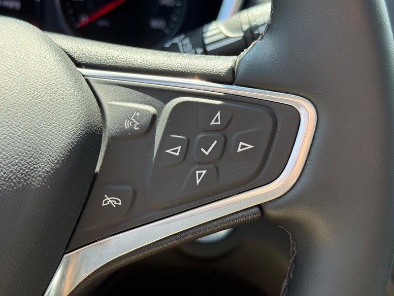 Chevrolet Equinox Vehicle Full-screen Gallery Image 19