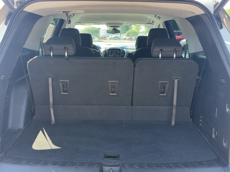 Chevrolet Traverse Vehicle Image 05