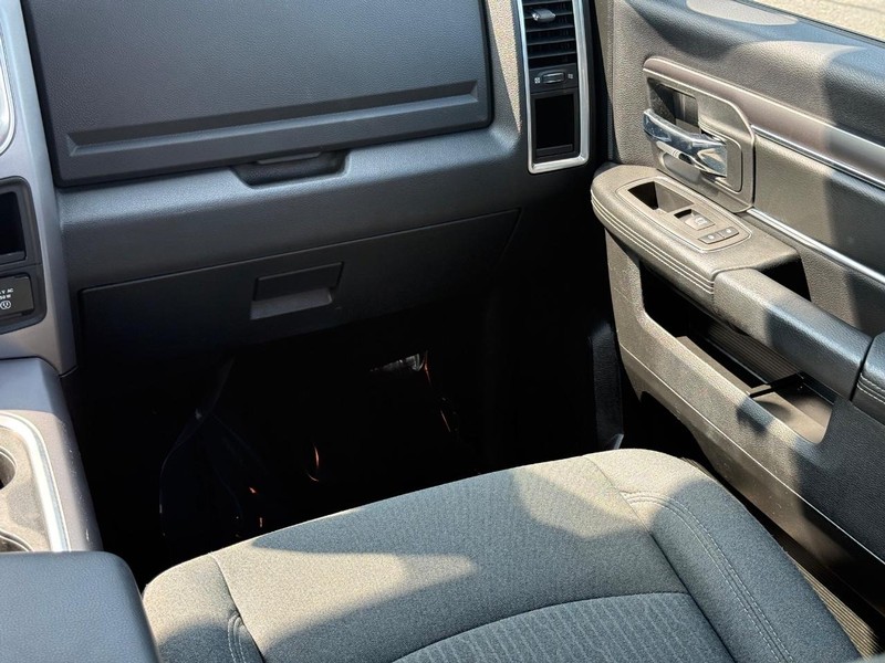 Ram 1500 Classic Vehicle Image 15