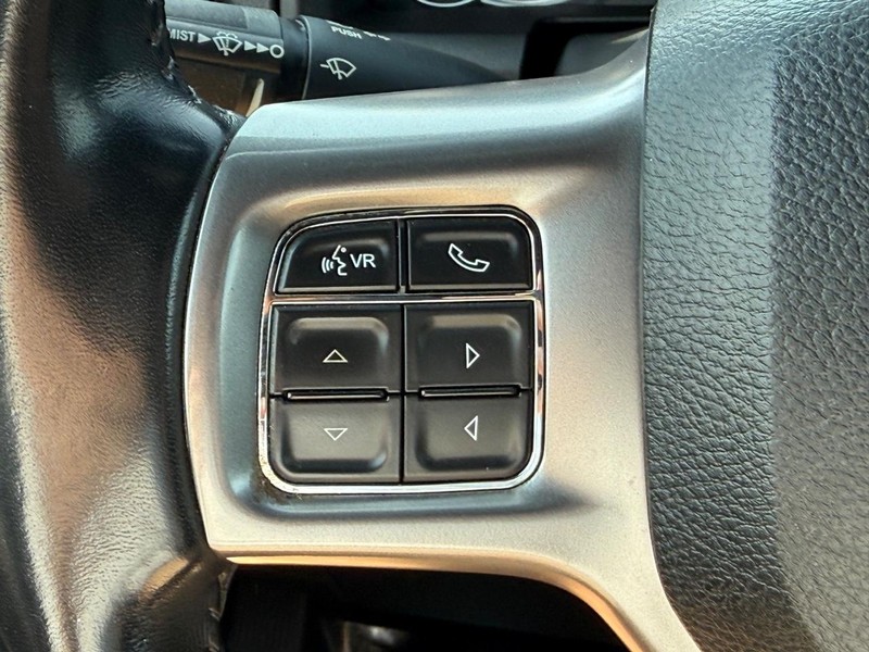 Ram 1500 Classic Vehicle Image 16