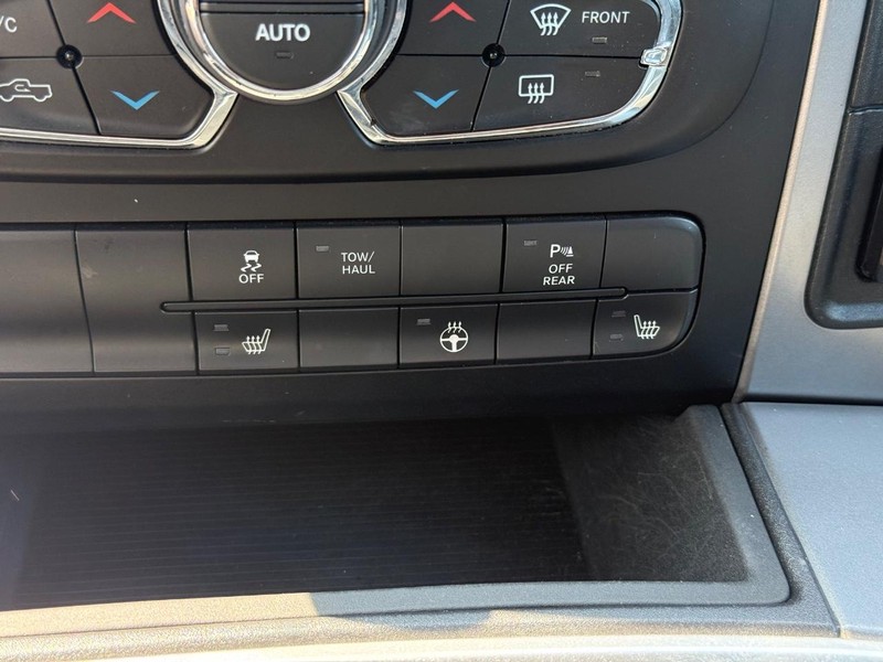 Ram 1500 Classic Vehicle Image 20