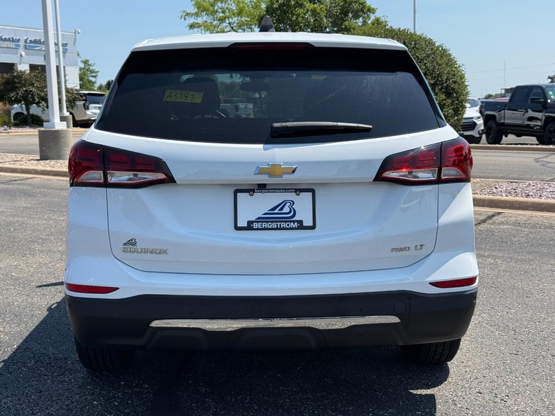 Chevrolet Equinox Vehicle Image 04