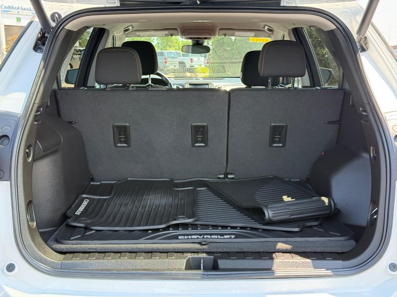 Chevrolet Equinox Vehicle Image 06
