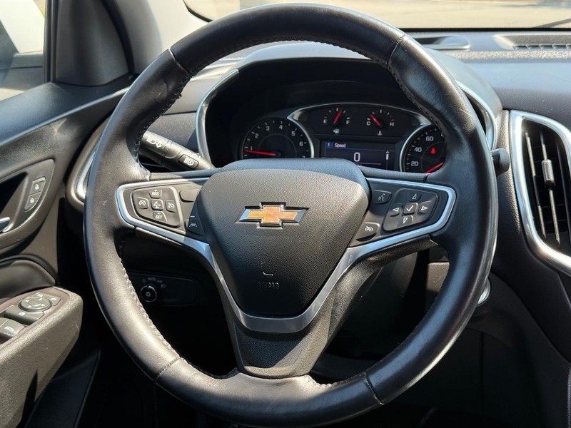 Chevrolet Equinox Vehicle Image 12