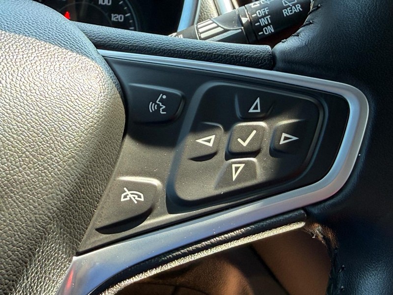 Chevrolet Equinox Vehicle Image 14