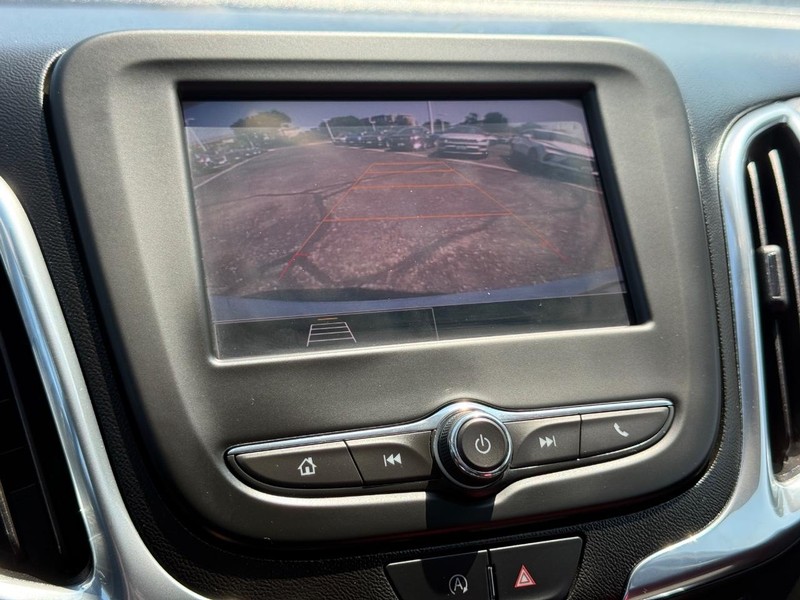 Chevrolet Equinox Vehicle Image 17