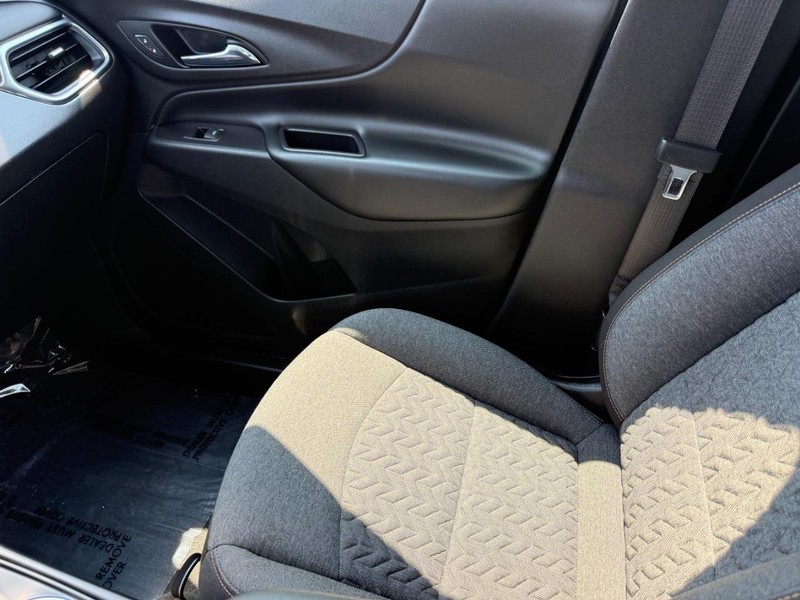 Chevrolet Equinox Vehicle Image 20