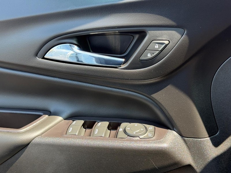 Chevrolet Equinox Vehicle Image 23